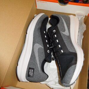 NEW 10M WOMENS NIKE ZM WINFLO 5 RUN SHIELD BLACK METALLIC SILVER SNEAKER